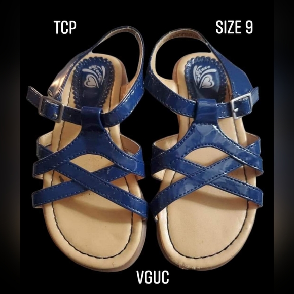 4 pairs of TCP size 9 sandals - Picture 3 of 4